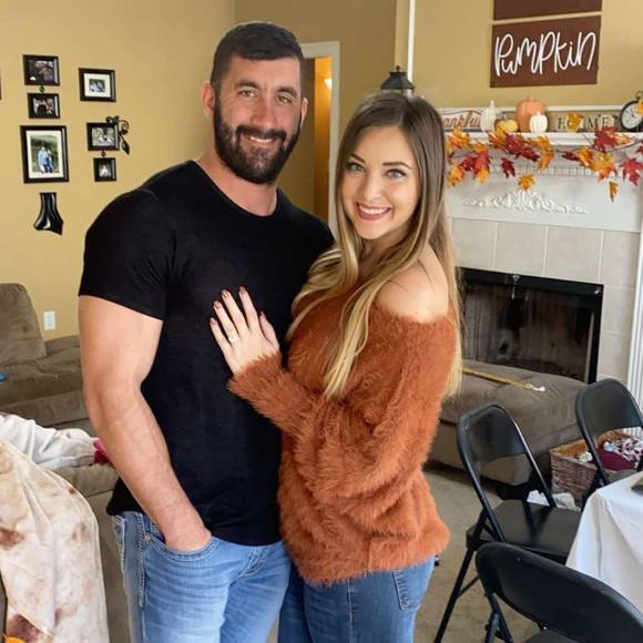 Profile Picture of Ashleigh Stroemple (@astroemple) on Poshmark