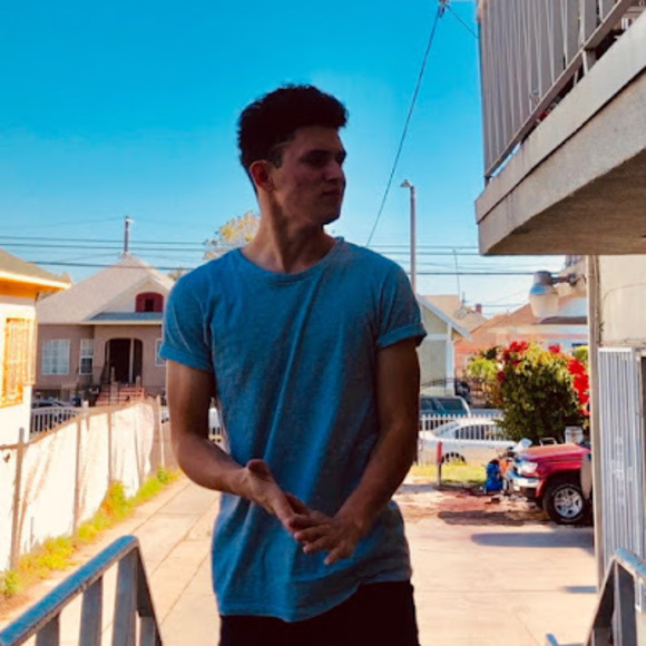 Profile Picture of Kevin Kiler (@knflow17) on Poshmark