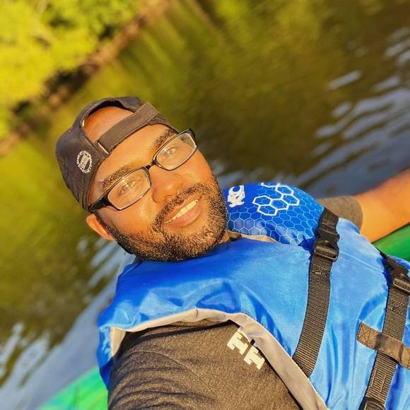 Profile Picture of Xavier Alexander (@xavier355) on Poshmark