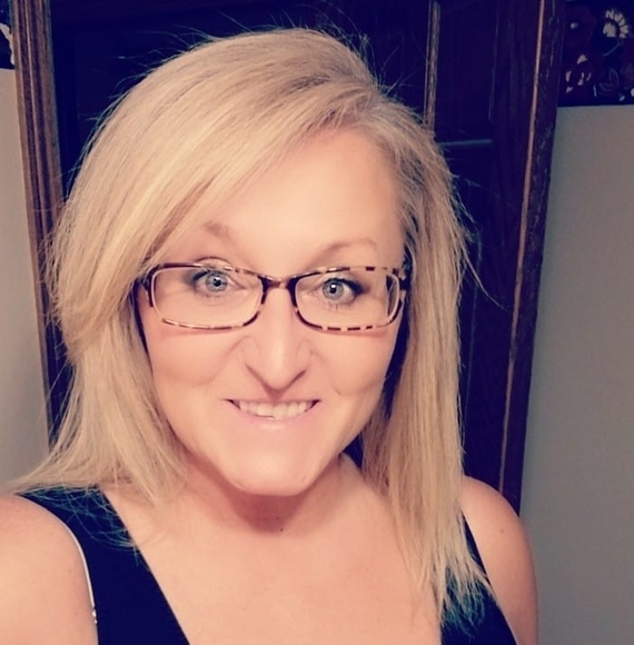 Profile Picture of Melissa Enderson (@melonmyown) on Poshmark