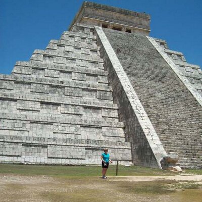 Profile Picture of Jean Chapman (@aphugchap) on Twitter