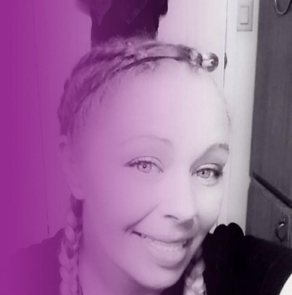 Profile Picture of Melissa Smith (@yiznitskym) on Poshmark