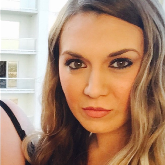 Profile Picture of Kayla Procaccini (@kaylaprocaccini) on Poshmark