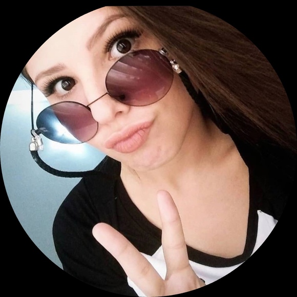 Profile Picture of Carlene Nichols (@ccnichols1520) on Poshmark