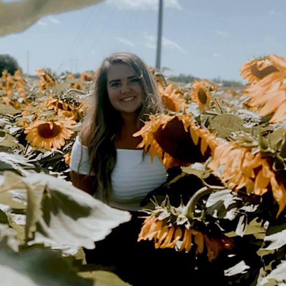 Profile Picture of Hailey Storkamp (@haileystorkamp) on Poshmark