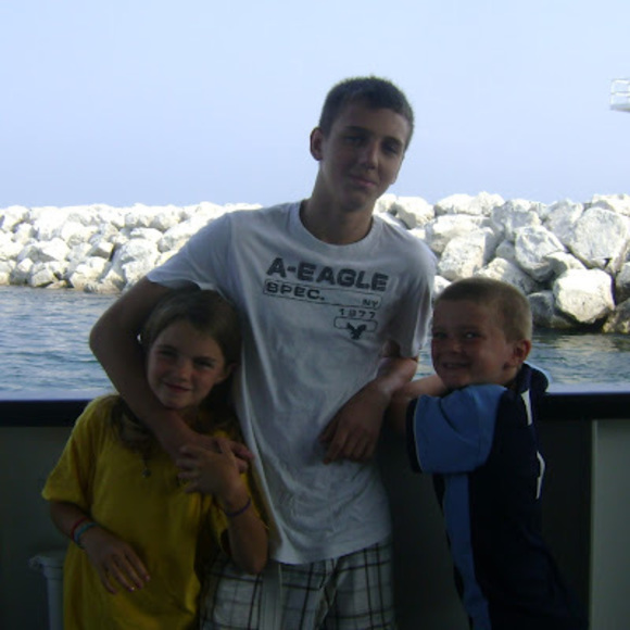 Profile Picture of Maggie Moroney (@maggiemoroney) on Poshmark