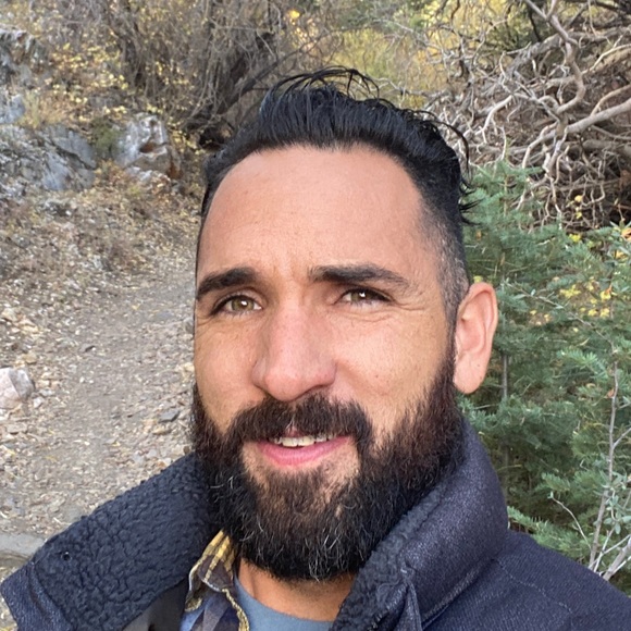 Profile Picture of Jonathan Vasquez (@jondvazquez) on Poshmark