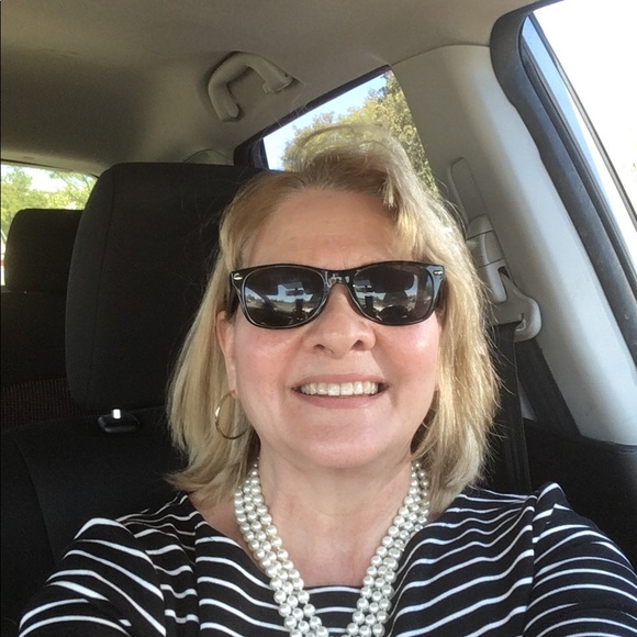 Profile Picture of Sue anne Conley (@sueanneconley) on Poshmark