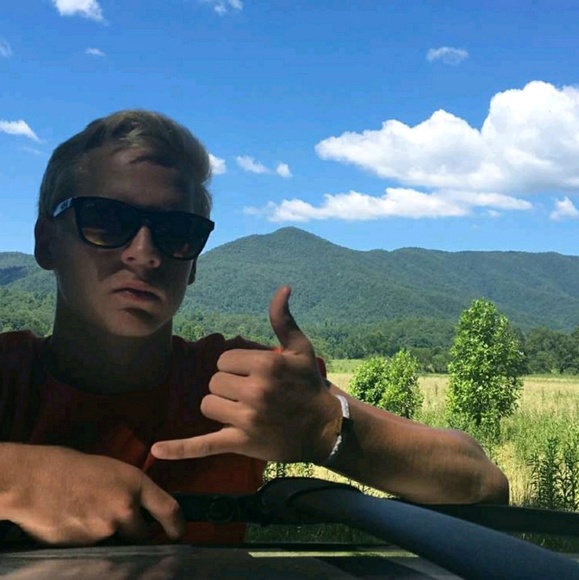 Profile Picture of Kyle Vancleve (@kylevancleve) on Poshmark