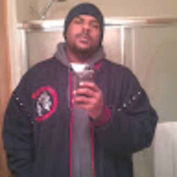 Profile Picture of Eugene Etheridge (@0075283) on Poshmark