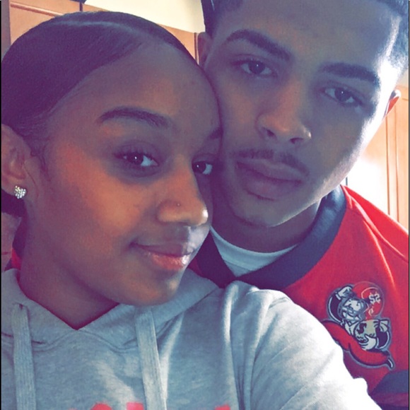 Profile Picture of Aniaha Ferreri (@aniaha1o) on Poshmark