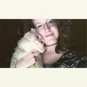 Profile Picture of Chloe Foege (@chloeoeoe94) on Pinterest