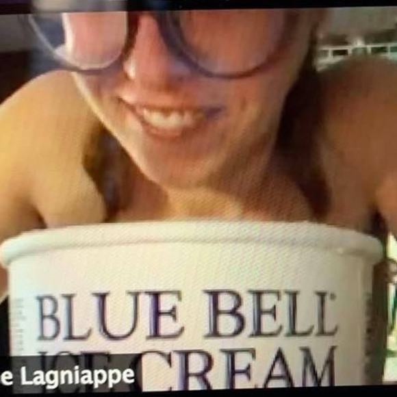 Profile Picture of Julianne Siadek (@juliannesiadek) on Poshmark