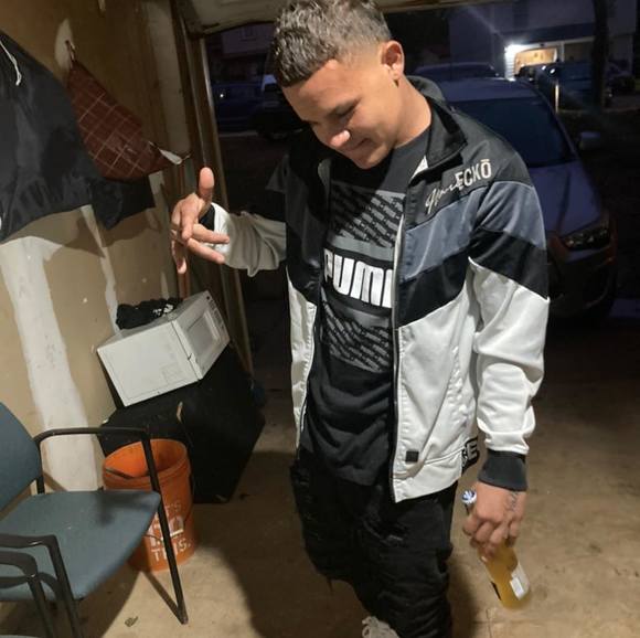 Profile Picture of Joel Valle (@joel_valle) on Poshmark