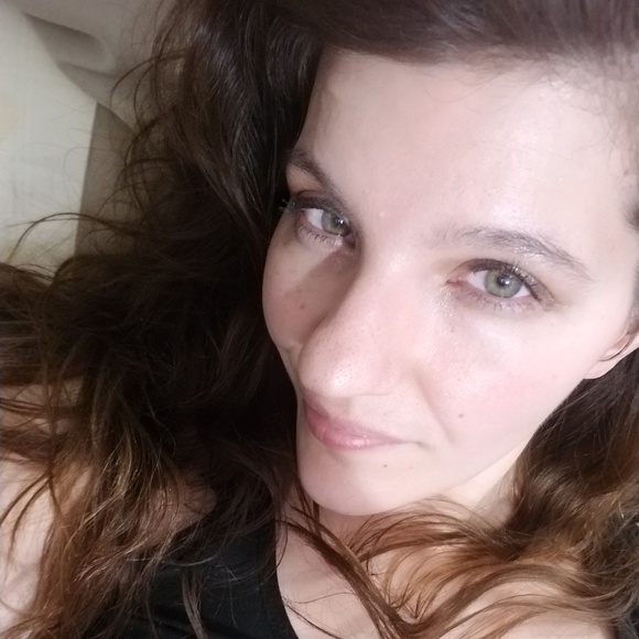 Profile Picture of Kim Marsh (@kmarsh1983) on Poshmark