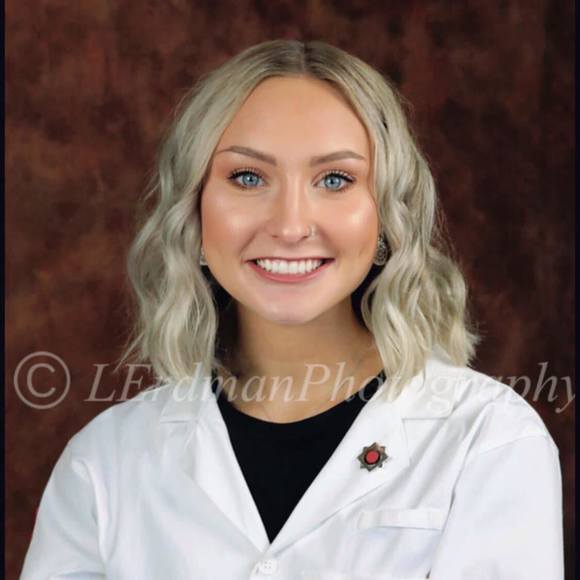 Profile Picture of Baylee Beith (@bayleebeith22) on Poshmark