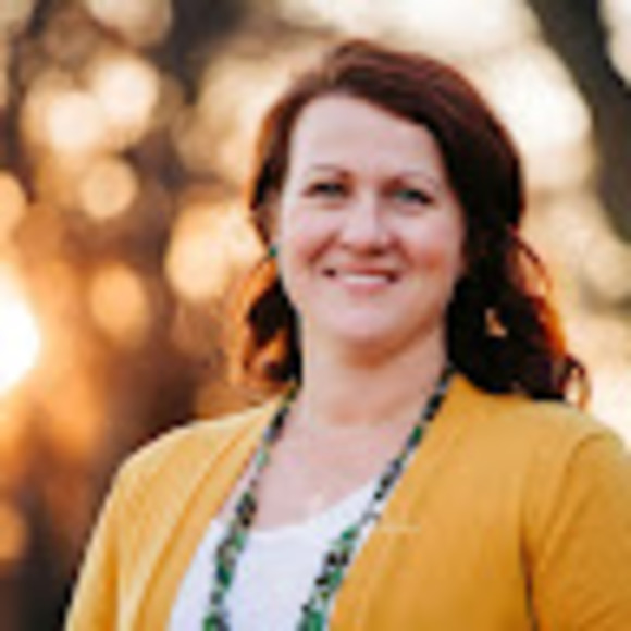 Profile Picture of Jennifer Deppa (@jenniferdeppa) on Poshmark