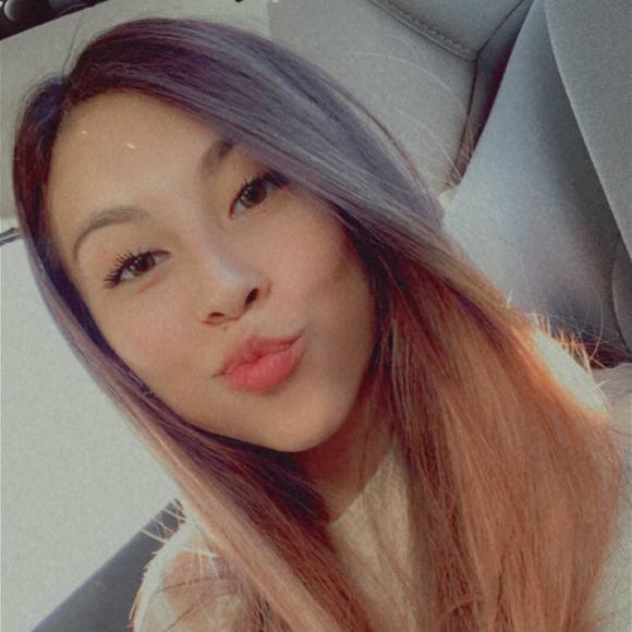 Profile Picture of Amanda Lopez (@lopezamanda8623) on Poshmark