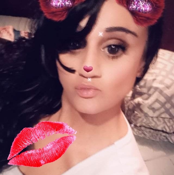 Profile Picture of Danielle Valdez (@danielle_39) on Poshmark