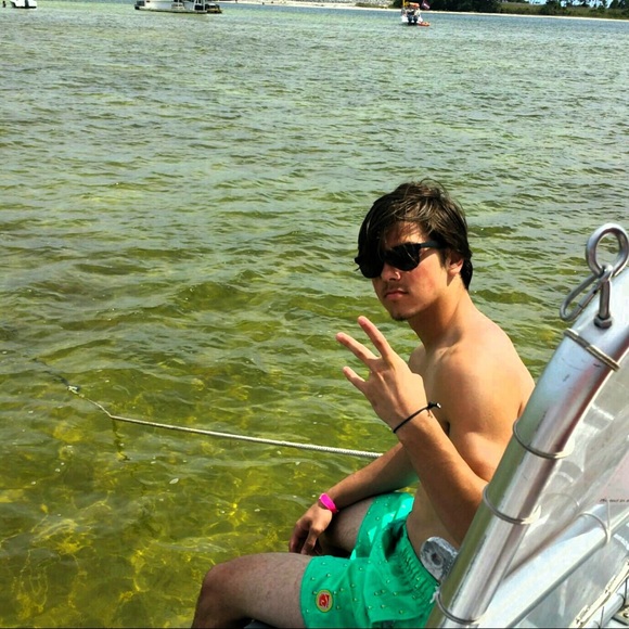 Profile Picture of Rielly Krumvieda (@riellyk2) on Poshmark