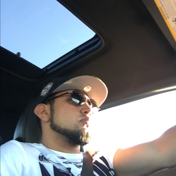 Profile Picture of Felipe Vidales (@eddyvid) on Poshmark