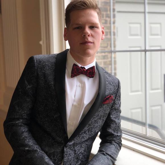 Profile Picture of David Groth (@dtrain12) on Poshmark