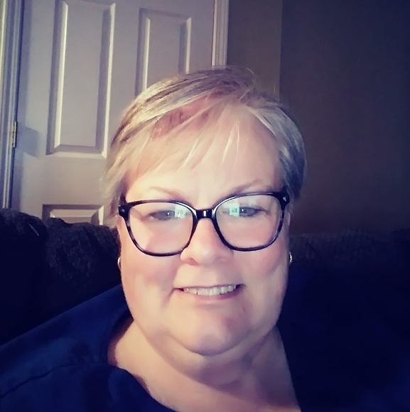 Profile Picture of Nancy Umfleet (@numfleet) on Poshmark