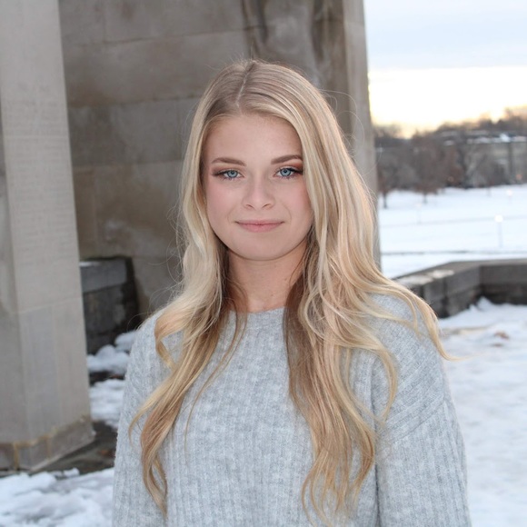 Profile Picture of Catherine Mcgrath (@cathm97) on Poshmark