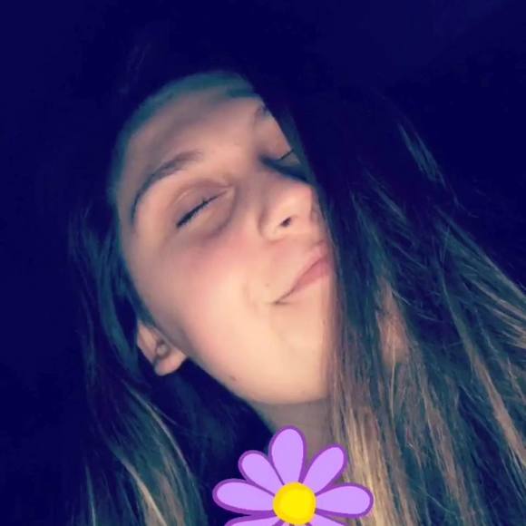 Profile Picture of Emily Alvarez (@ea_5887) on Poshmark