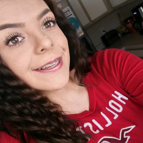 Profile Picture of Alexsus Mahoney (@lexbishh) on Poshmark