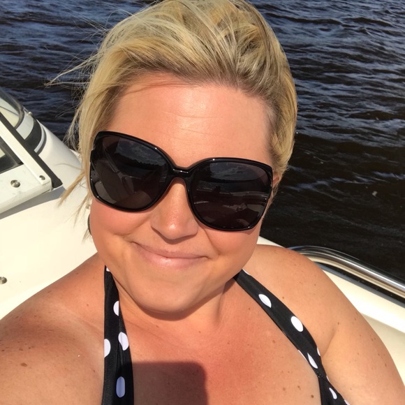 Profile Picture of Erica Bergin (@eberg912) on Poshmark