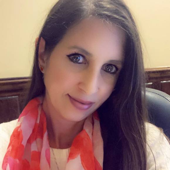 Profile Picture of Lisa Vice burkett (@lisalorena24) on Poshmark