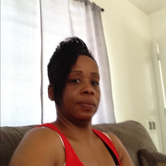 Profile Picture of Melissa Millender (@msbraids) on Poshmark