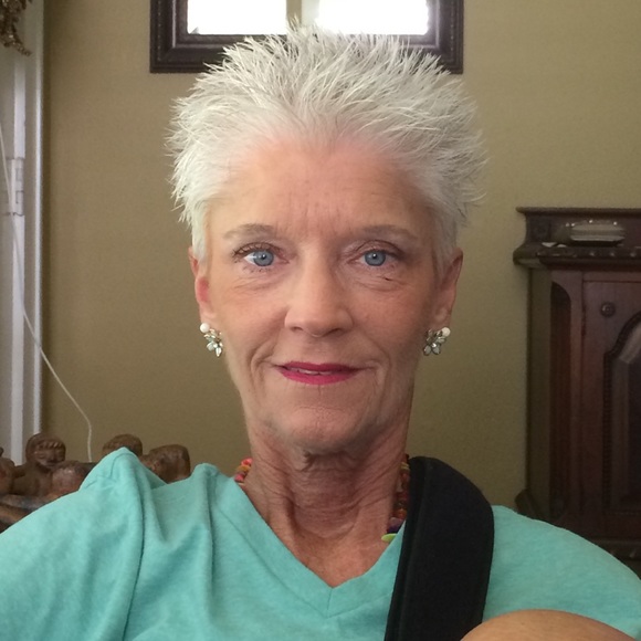 Profile Picture of Bobbye Phillips (@bobbyephillips) on Poshmark