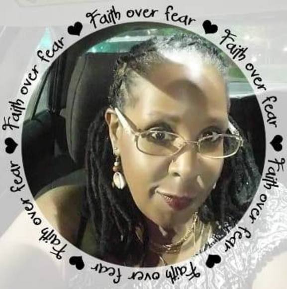 Profile Picture of Wanda Thompson (@wandathompson78) on Poshmark