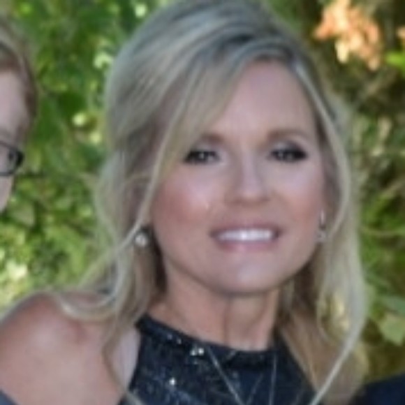 Profile Picture of Marybeth Ritschel (@mbritschel) on Poshmark