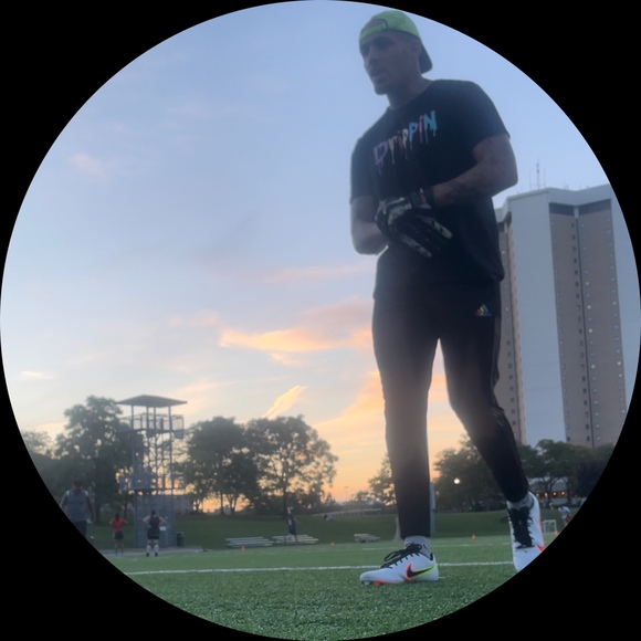 Profile Picture of Alex Noble (@beefnoble1) on Poshmark