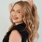 Profile Picture of Julia Hanks (@Julia-Hanks) on Facebook
