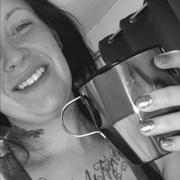 Profile Picture of Ariel Stein (@astein3575) on Poshmark