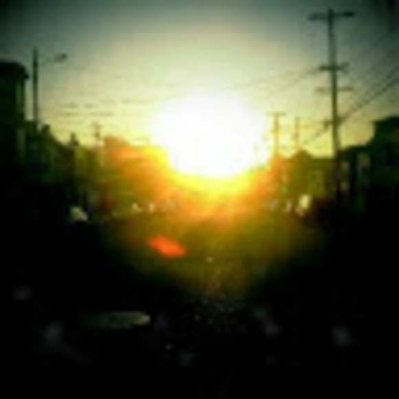 Profile Picture of Daniel Arno (@darnoggu) on Poshmark