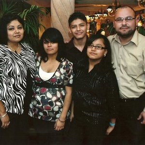 Profile Picture of Paula Y David Sauceda (@pavizsalo75) on Myspace