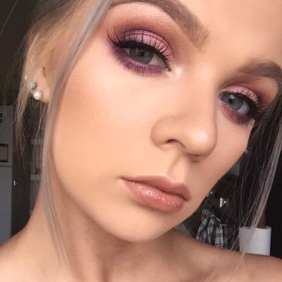 Profile Picture of Adele Shearwin (@AdeleHayley33) on Twitter
