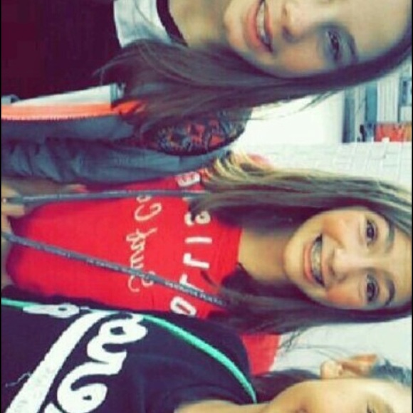 Profile Picture of Danielle Polzin (@yelly17) on Poshmark