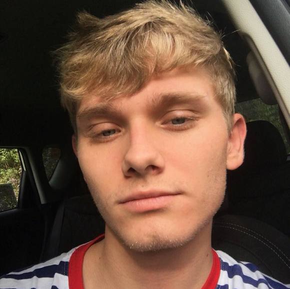 Profile Picture of Shadoe Soukey (@shadoe_wings) on Poshmark