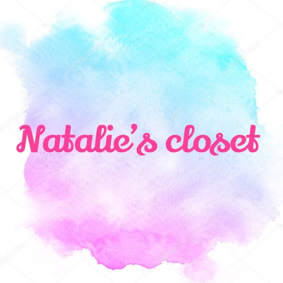 Profile Picture of Natalie Lundak (@natalielundak) on Poshmark