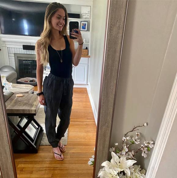Profile Picture of Nora Homicki (@nhomicki) on Poshmark