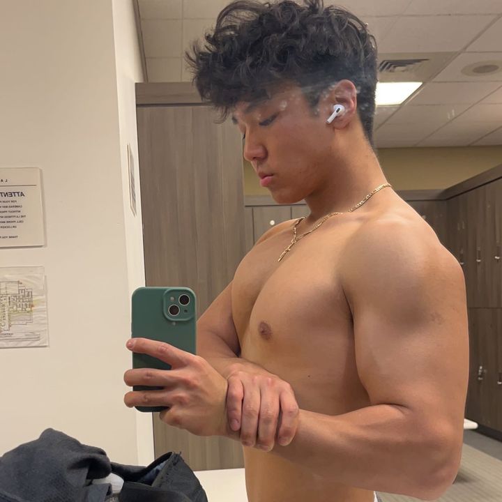 Profile Picture of j kim (@jisuekim_) on Tiktok