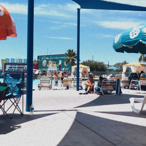 Profile Picture of Cassie Aizman (@caizman) on Poshmark