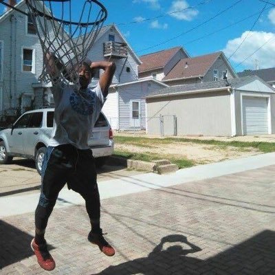 Profile Picture of Larry Plummer (@ToDaMax_1305) on Twitter