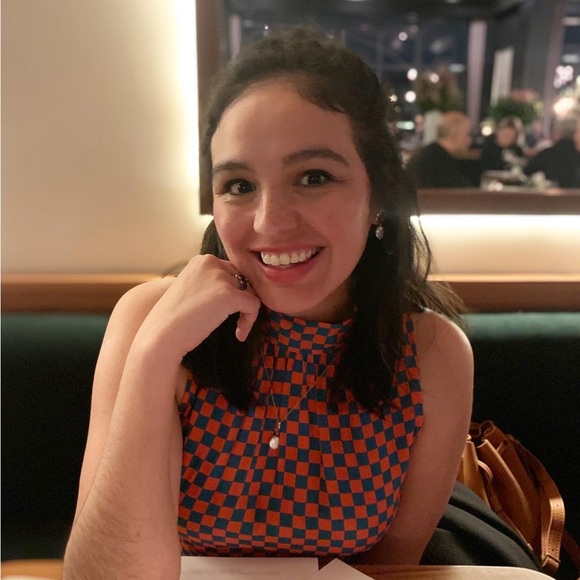 Profile Picture of Alex Mcguinness-gasca (@outfitable) on Poshmark